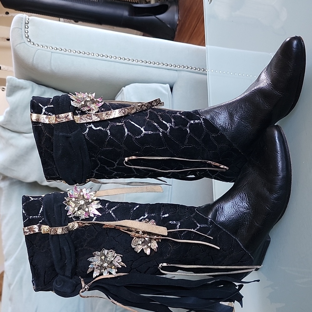 El Vaquero Boho Western Fringy Rhinestone Coastal Cowgirl Festival Boots Size 35